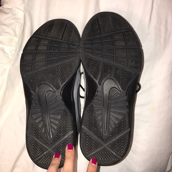 Nike basketball sneakers - Picture 4 of 5